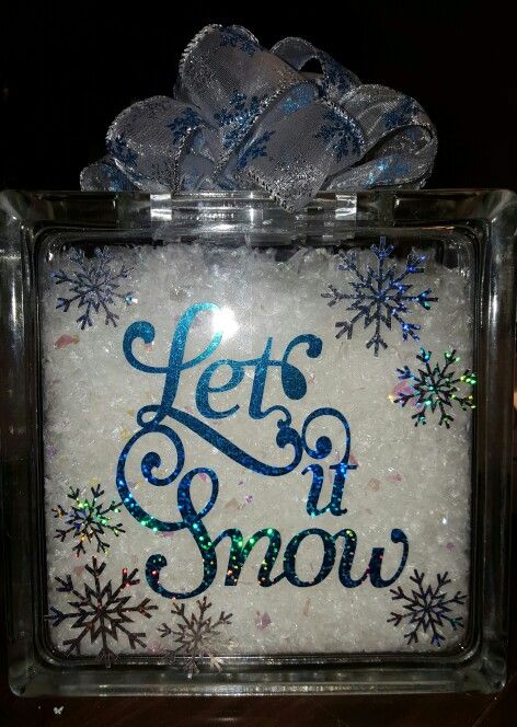 Let it snow!!! Glass block Painted Glass Blocks, Christmas Glass Blocks, Decorative Glass Blocks, Glass Block Crafts, Teal Christmas, Lighted Glass Blocks, Christmas Blocks, Painting Glass, Christmas Vinyl