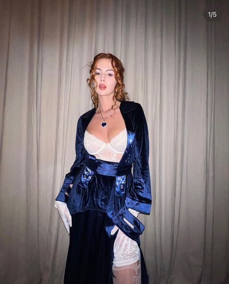 Rose Halloween Costume Titanic, Navy Blue Halloween Costume, Rose Titanic Costume, Titanic Halloween Costume, Rose From Titanic, Titanic Costume, Rose Titanic, Rosé Halloween, French Girls