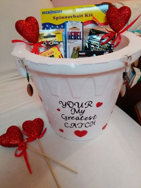 Valentines Gifts For Blue Collar Boyfriend, Blue Collar Valentines Basket, Fishing Valentine Ideas For Him, Country Valentines Ideas For Him, Fishing Valentines Gift, Fishing Valentines, Diy Father's Day Gift Baskets, Valentines Candy Gifts, Pr Gift