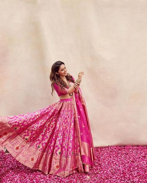 Isha Multani (@ishamultani) | Instagram profile Bride Wedding Saree, Pink Indian Aesthetic, Isha Multani, Modern Lehenga Designs, Hot Pink Lehenga, Beautiful Lehenga, Simple Lehenga, Trendy Outfits Indian, Lehenga Designs Simple