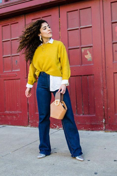 Mustard Yellow Jumper Outfit, Mustard Jumper Outfit, Green Oversized Sweater Outfit, Over Size Sweaters Outfit, Mustard Sweater Outfit Fall, Large Sweater Outfits, Yellow Sweater Outfit Fall, Yellow Winter Outfits, Yellow Knit Sweater Outfit