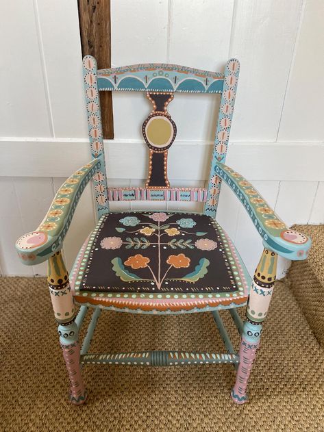 How the Bloomsbury group's interiors at Charleston Farmhouse are still having an impact, over a century later - Country Life Charleston Painted Furniture, Bloomsbury Style Interiors, Diy Chair Decor, Painted Wooden Chairs Ideas, Folk Art Chair, Folk Art Painted Chair, Painted Chairs Ideas, Charleston Farmhouse, Painting Chairs