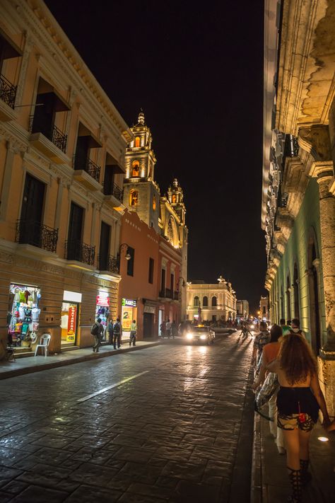 Night in Mérida Centro, Mérida, Yucatán_ Mexico Merida Yucatan Mexico, Merida Mexico, Yucatan Mexico, Cancun Mexico, Quintana Roo, City Aesthetic, Mexico Travel, Dream Destinations, Mexico City