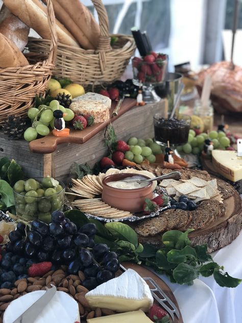 French Grazing Table, Western Grazing Table, Grazing Table Rustic Wedding, Elegant Grazing Table Wedding, Rustic Grazing Board, Rustic Grazing Table, Tasting Table Design, Neutral Grazing Table, Formal Grazing Table