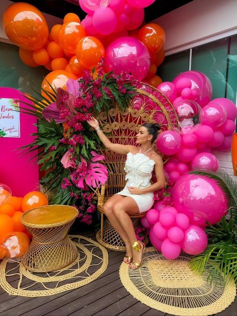 Balloons Around Backdrop, Tropical Glam Decor Party, Pink And Orange Decorations, Sunset Party, Orange Party, Fiesta Tropical, Birthday Ideas For Her, Pink Birthday Party, Birthday Party Theme Decorations