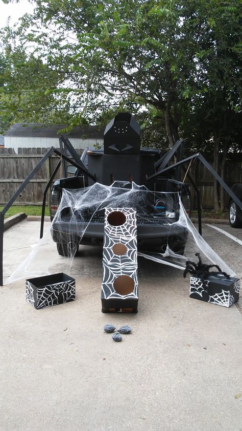 Trunk Or Treat Spider Web, Men In Black Trunk Or Treat, Spider Trunk Or Treat Ideas, Spider Web Trunk Or Treat, Spider Trunk Or Treat Decorating Ideas, Vampire Trunk Or Treat Ideas, Spider Trunk Or Treat, Black Trunk, Vintage Nike Sweatshirt