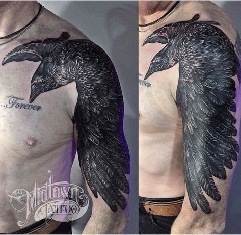 Raven Tattoo Arm, Raven Shoulder Tattoo, Raven Arm Tattoo, Arm Tattoos With Meaning, Crow Tattoos, Rabe Tattoo, Tato Maori, Wing Tattoo Men, Crow Tattoo Design