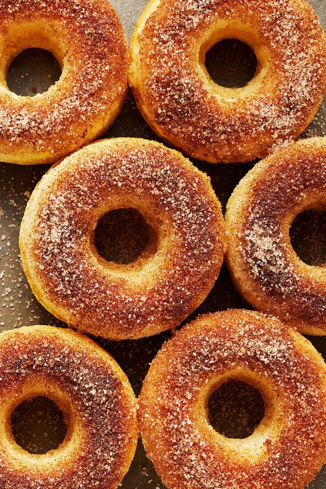 Air Fryer Apple Donuts Bierocks Recipe, Tomato Soup Cake, Air Fryer Donuts, Black Cat Cookies, Cheesecake Cookies Recipes, Peanut Butter Muffins, Easy Donuts, Apple Donuts, Fried Donuts