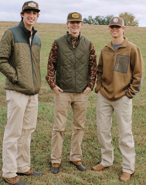 Mens Outdoorsy Style, Granola Boy Aesthetic Outfits, Southern Men Outfits, Granola Outfits Men, Granola Boy Outfits, Outdoorsy Style Men, Outfits Granola, Southern Style Outfits, Granola Fits