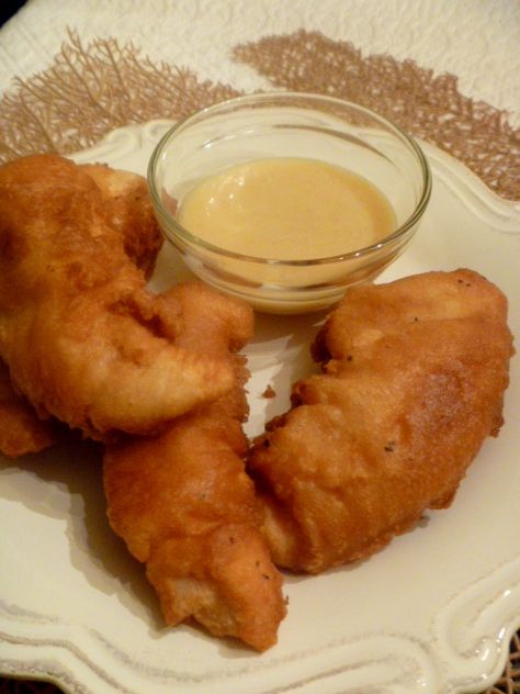 Slice of Southern: Chicken Crispers - Chili's Version This is the best version ever!!! I was skeptical with the broth...but OMG!!!! Chilis Chicken Crispers, Chilis Copycat Recipes, Chicken Crispers, Fried Chicken Strips, Southern Chicken, Honey Mustard Sauce, Chicken Tender Recipes, Comfort Food Southern, Copycat Restaurant Recipes