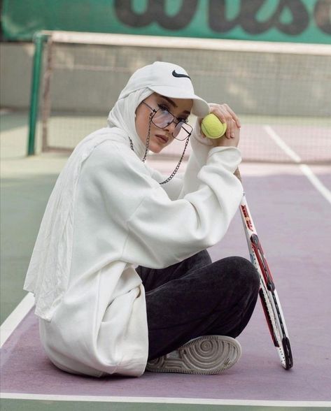 Hijab With Cap Outfit, Hijabi Sports Outfit, Hijab Gym Outfit, Hijab Sport Style, Hijab Sport Outfit, Modest Workout Clothes, Modest Workout, Hijab Sport, Sports Hijab