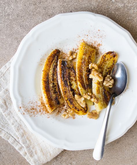 Caramelized Bananas with Ghee and Cinnamon - Reclaiming Yesterday Cooking With Ghee, Salat Wraps, Ground Turkey Soup, Whole 30 Dessert, Paleo Friendly Desserts, Ghee Recipe, Recipes Using Bananas, Turkey Soup Recipe, Caramelized Bananas