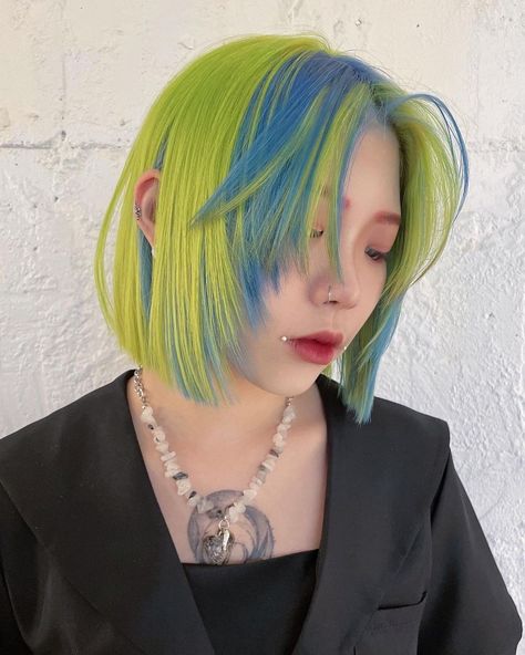 Green And Blue Hair, Hair Colorful, Best Hair Dye, Cute Hair Colors, Asian Short Hair, Pretty Hair Color, Funky Hairstyles, Alternative Hair, Dye My Hair