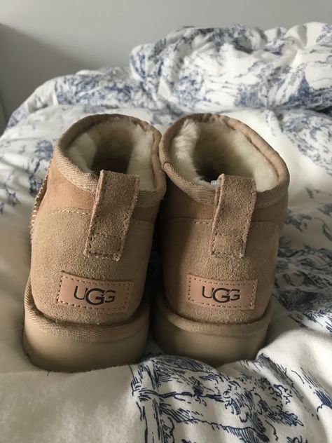 UGG Shoes aesthetic beige Ugg Ultra Mini Outfit, Uggs Mini, Ugg Ultra Mini, Mini Outfit, Ugg Classic Ultra Mini, Ugg Classic Mini, Devil Wears Prada, Shoe Inspo, Stockholm Fashion