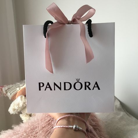 Pandora Everly Rose, Pandora Angel, Pandora Shop, Pandora White, Pandora Gift, Pandora Bag, Paris Tour Eiffel, Plain Jane, Iphone Hacks