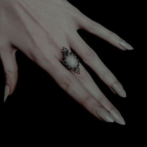 Vampire Aesthetic, Aesthetic Nails, We Heart It, Lost, Internet, Energy, Tumblr, Ring, Nails