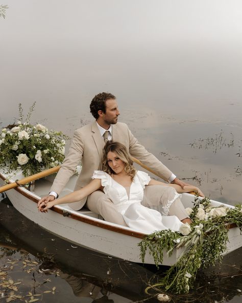 Makenna & Logan 🤍 - Big bear lake Photographer: @karinnajeanphotography Hosted/ styled by : @victoria.pepperphotography for @riversidestyledshoots Venue : @intimatemountainweddings Models: @makennaxlogan Boat: @socalrowboatrental Boat Wedding Decorations, Wedding Boat, Boat Wedding, Boat Pictures, Vintage Boats, Big Bear Lake, Museum Wedding, Bear Lake, Lake George