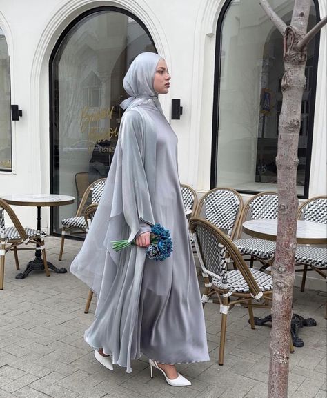 Fancy Abaya, Stylish Outfits Casual, Abaya Design, Modest Casual Outfits, Hijab Style Tutorial, Modern Hijab Fashion, Mode Abaya, Modesty Fashion, Abaya Designs