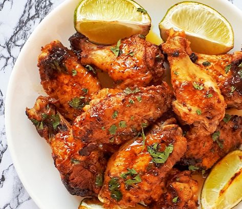 Keto Wings Recipe, Spicy Chicken Drumsticks, Keto Korean, Chicken Wing Sauce Recipes, Keto Chicken Wings, Oven Chicken Wings, Wing Sauce Recipes, Chicken Wing Recipes Baked, Chicken Wing Sauces