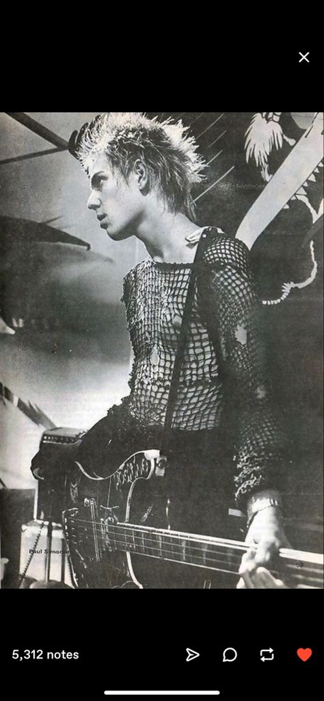 Rock Band Outfits, 80s Punk Rock, Deathrock Fashion, Paul Simonon, Punk Boy, 80s Punk, Stitched Together, Punk Culture, Daniel Johns