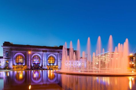 9 Surprisingly Free Things to Do in Kansas City, Missouri Things To Do In Kansas City Missouri, Country Club Plaza, Glamping Resorts, Heritage Center, Union Station, Free Things, American Cities, Free Things To Do, City Hall