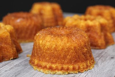 Mini Rum Cakes, Orange Rum Cake, Rum Cakes, Rum Cake Recipe, Super Easy Desserts, Rum Recipes, Mini Bundt Cakes, Toffee Pudding, Sticky Toffee Pudding