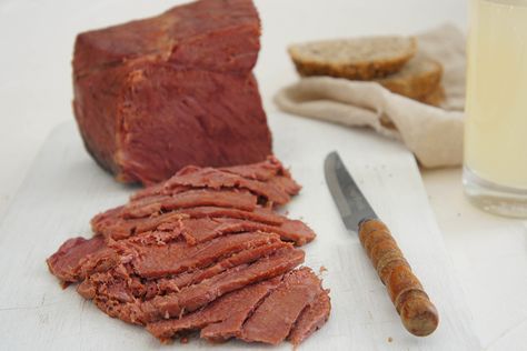 One slow cooker corned beef in ginger beer we prepared earlier! Slow Cook Corned Beef, Homemade Pastrami, Carne Adobada, Pastrami Recipe, Slow Cooker Corned Beef, Cooking Corned Beef, Corned Beef Recipes, Venison Recipes, Homemade Sausage