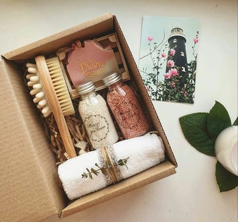 Săpunuri Handmade, Care Box, Gift Box Design, Surprise Box, Cadeau Diy, Diy Gift Box, Ideas Birthday, Spa Gifts, Christmas 2020