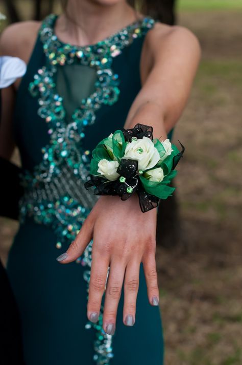 Green Corsage, Corsage For Prom, Corsage Wristlet, Black Corsage, Prom Flowers Corsage, Wrist Corsage Prom, Prom Corsage And Boutonniere, Homecoming Corsage, Neon Prom Dresses