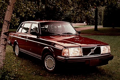 1990-93 Volvo 240 | Consumer Guide Auto Mercedes 240, Volvo Amazon, Volvo 240, Classic Mercedes, Volvo Cars, European Cars, Future Car, Modified Cars, Cute Cars