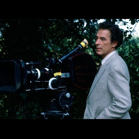 @oneday_odoc on Instagram: “« Just don’t be afraid of anything and don’t be afraid of anyone. Never quit. Never give up. » John Cassavetes #johncassavetes #genius…” Husbands 1970, Under Influence, John Cassavetes, Gena Rowlands, What Kind Of Man, Film Equipment, Peter Falk, Berlin Film Festival, Criterion Collection