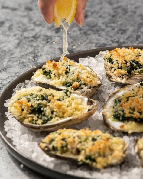 Oysters Rockefeller Recipe, Baked Oyster Recipes, Rockefeller Recipe, Broiled Oysters, Seafood Dish Recipes, Green Herbs, Oysters Rockefeller, Raw Oysters, Oyster Recipes