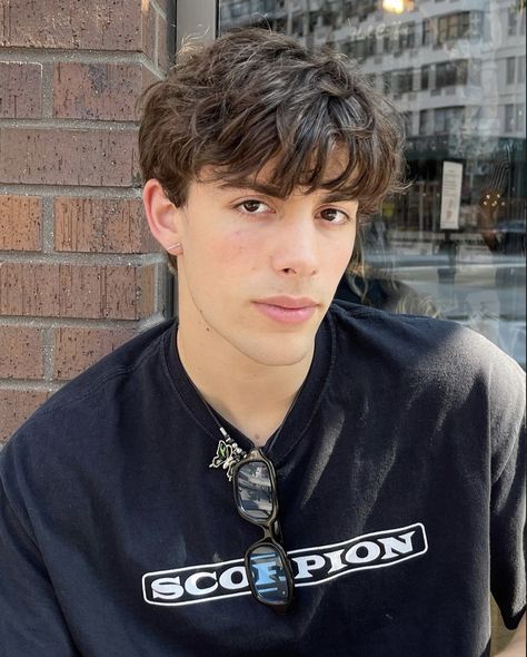 Gage Gomez, Mens Haircuts Short Hair, Brown Hair Men, Wavy Hair Men, How To Cut Bangs, Haircuts For Wavy Hair, Men Photography, Mens Haircuts Fade, Mens Haircuts Short