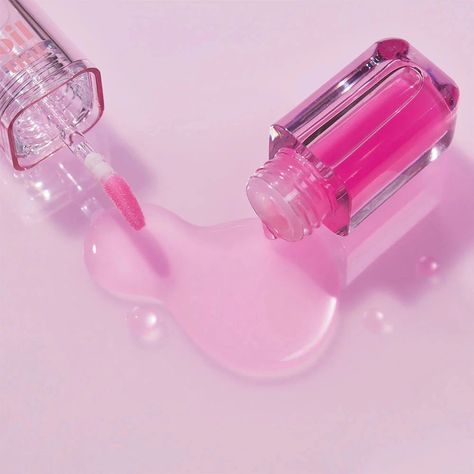 🌟TODAY'S ITEM🌟 ETUDE ❣️Dear Darling Oil Tint 4.2g❣️ "Juicy & glossy lip stain with moisturizing oil care!" ✨️Benefits✨️ - Dazzling Gloss & Moisture-Rich Formula : Sparkling oil gloss layer creates lasting, dazzling lips - Juicy and Lively Shades : From vivid red to dazzling pink, the colors stay vibrant and lively - Moisturizing Care for Lips : Enriched with over 70% nourishing & high-shine oils, it smooths flaky lips for a sleek, moist finish - Enhanced Gloss & Color : Lip Stain with Per... Acne Oil, Oil Moisturizer, Moisturizing Serum, Product Shots, Glossy Lips, Lip Stain, Eyes Lips, Facial Oil, Beauty Sets