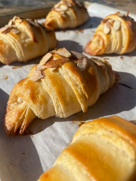 How to Make Delicious Almond Croissants From Scratch Almond Croissant Recipe From Scratch, Almond Croissant Recipe, Flaky Croissants, Almond Croissants, Marzipan Recipe, Homemade Croissants, Butter Croissant, Croissant Dough, Puff Pastry Desserts