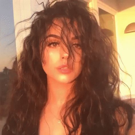 Maggie Lindemann, A Woman, Gif, Hair