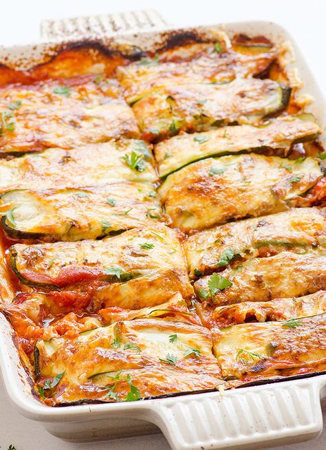 Chicken Zucchini Enchilada Casserole Recipe -- Layers of cooked chicken thighs or breasts with zucchini and homemade enchilada sauce. Healthy. #cleaneating #glutenfree Zucchini Enchilada Casserole, Zucchini Enchiladas, Chicken Zucchini Casserole, Enchilada Casserole Recipes, Zucchini Casserole, Homemade Enchilada Sauce, Homemade Enchiladas, Delicious Clean Eating, Chicken Zucchini