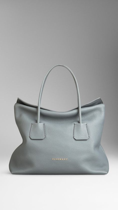 Gray Wall, Grey Tote, Burberry Handbags, Givency Antigona Bag, Handbags Michael Kors, Fashion Mode, Beautiful Bags, Burberry Bag, Leather Tote Bag