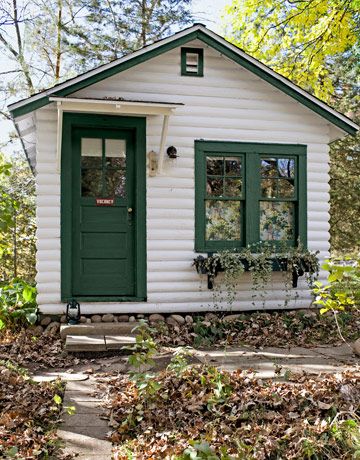 A Very Modest Cottage - Tiny House Blog Tiny Cottage Exterior, Tiny House Design Interior, Cottage Ideas Interior, Tiny Cottage Interior, Flea Market Furniture, Small Cottage Ideas, 1940s Cottage, Cottage Tiny House, Wisconsin Camping