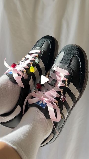 Connie Wi 위다희 on Instagram: "decorate my @adidas sambas w/ me 🎀🖤  I’m going to a black pink concert this weekend & wanted to decorate my sambas for it hehe   _________ #adidassamba #decoratingsambas #diyshoecharms #diycrafts" Decorated Sneakers, Black Pink Concert, Black Adidas Outfit, Adidas Samba Black, Pink Concert, New York Outfit, Samba Shoes, Custom Adidas, Adidas Sambas