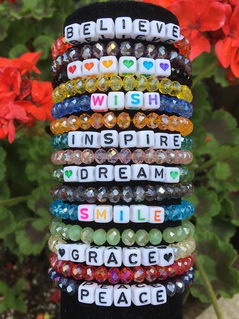 Rave Bracelets, Pulseras Kandi, Rave Kandi, Pony Bead Bracelets, Cute Friendship Bracelets, Homemade Bracelets, Bracelet Quotes, Bracelets Beaded, Beaded Bookmarks