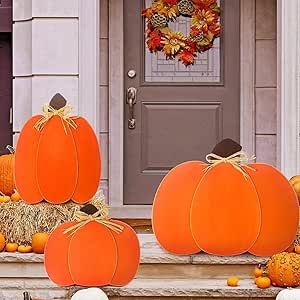 Autumn Centerpieces, Pumpkin Porch, Porch Pumpkins, Artificial Pumpkins, Door Kitchen, Investing 101, Fall Front Porch Decor, Harvest Thanksgiving, Wooden Pumpkins