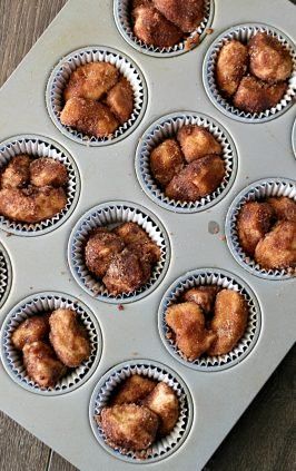 Monkey Muffins, Mini Monkey Bread, Monkey Bread Muffins, Mini Monkey, Six Sisters Stuff, Fun Breakfast, Easter Breakfast, Canned Biscuits, Biscuit Dough