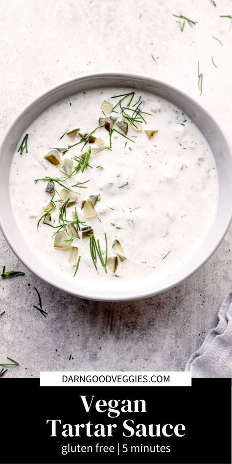 Vegan Tartar Sauce - this bright, creamy, fresh sauce couldn't be easier! Made with 5 ingredients and ready in 5 minutes. Vegan Tartar Sauce, Homemade Chipotle Sauce, Vegan Honey Mustard, Vegetarian Sauces, Vegan Honey, Vegan Crab Cakes, Raw Salad, Vegan Tarts, Gluten Free Recipes For Lunch