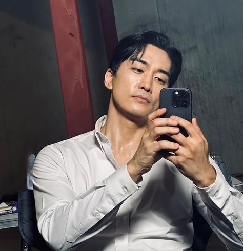 Namgoong Min, Song Seung Heon, Friendship And Dating, Charming Man, Korean Fashion Casual, Costume Drama, Korean Artist, Korean Men, Asian Actors