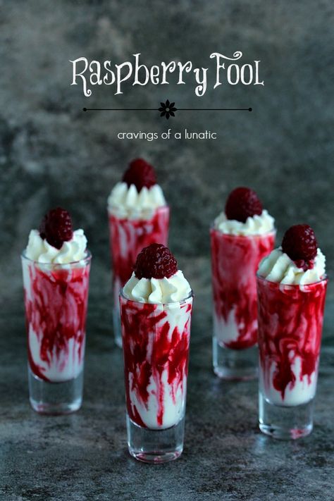 Raspberry Fool | This fool recipe is simple to put together, yet complex in taste. You are going to love this one. It will become a family favourite! Vampire Valentine, Raspberry Fool, Fool Recipe, Shot Glass Desserts, Bake Sweets, Dessert Shooters, Banoffee Pie, Dessert Party, Summer Food