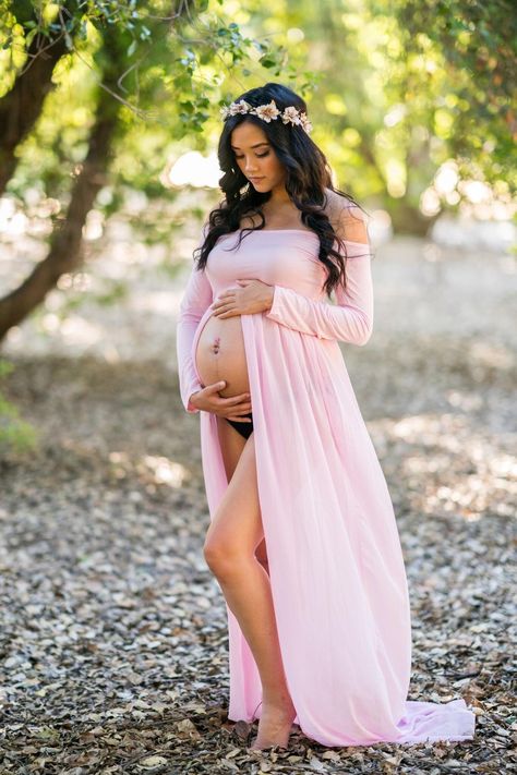 Chiffon Maternity Gown, Maternity Gowns For Photoshoot, Maternity Dresses Photography, Maternity Photography Outdoors, Long Sleeve Maternity Dress, Maternity Photoshoot Outfits, Maternity Photography Couples, Maternity Photoshoot Poses, Maternity Dresses For Photoshoot