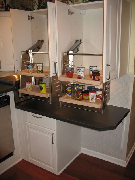 This wheelchair accessible kitchen cabinet is installed in the kitchen of the wheelchair accessible house for rent in Baltimore, MD. Disabled Kitchen, Wheelchair Accessible Kitchen, Accessible House, Accessible Kitchen, Safe Kitchen, Upper Kitchen Cabinets, Wheelchair Friendly, Skiathos, Wheelchair Accessible