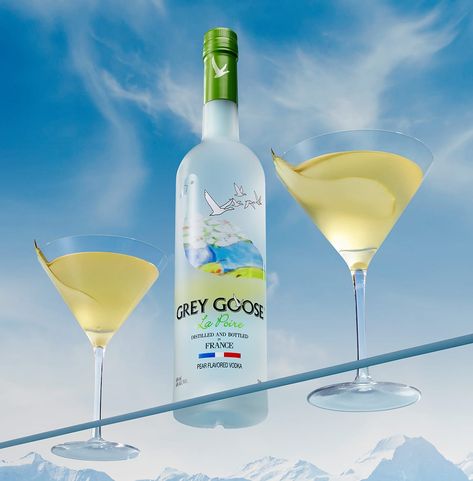 Enjoy Peartini, a cocktail made with GREY GOOSE® La Poire. Peartini Cocktail, Peartini Recipe, Pear Martini Recipe Vodka, Pear Vodka Drinks, Pear Martini Recipe, Grey Goose Martini, Grey Goose Cocktails, Pear Martini, Flavoured Vodka