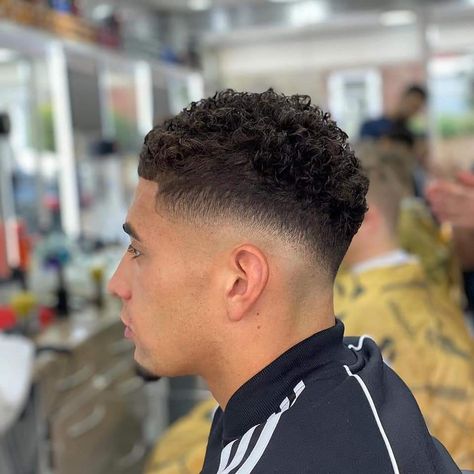 Bald Fade Curly Hair Men, Mid Temp Fade, Mid Fade Curly Hair Men, Short Curly Hair Taper, Short Curly Hair Fade, Simple Haircut For Men, Fresh Cut Hair Men, Short Curly Taper, Low Fade Short Hair